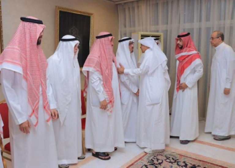 تقديم التعازي لآل أبو منصور وعبدالسلام والحمود في وفاة فقيدتهم