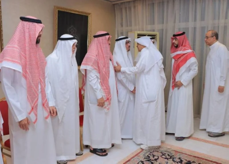تقديم التعازي لآل أبو منصور وعبدالسلام والحمود في وفاة فقيدتهم