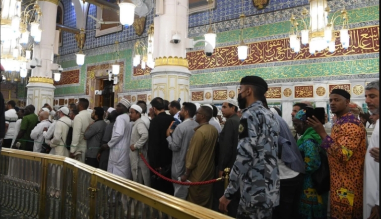 تنظيم احترافي للحشود في المسجد النبوي من “شؤون الحرمين”