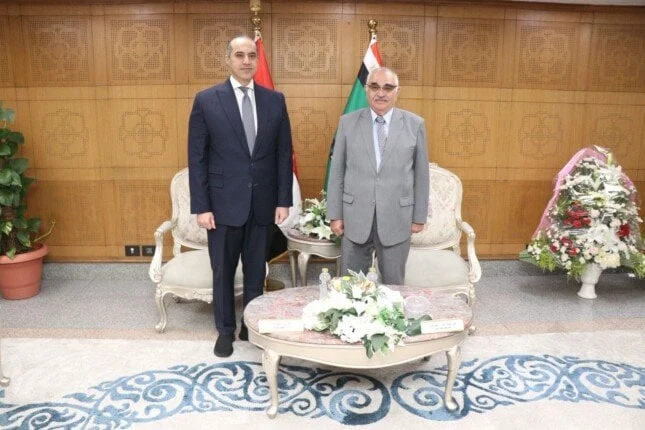 تهنئة وزير الشؤون النيابية لرئيس هيئة قضايا الدولة بمناسبة توليه المنصب