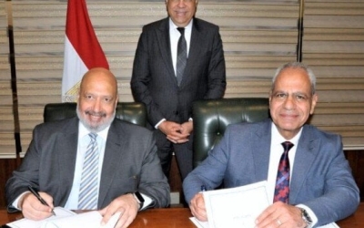 توقيع بروتوكولات تعاون لتعزيز قدرات العنصر البشري بحضور وزير الطيران المدني