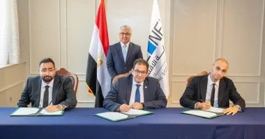 توقيع عقد توسعات مشروع إعادة تدوير البلاستيك برئاسة المنطقة الاقتصادية