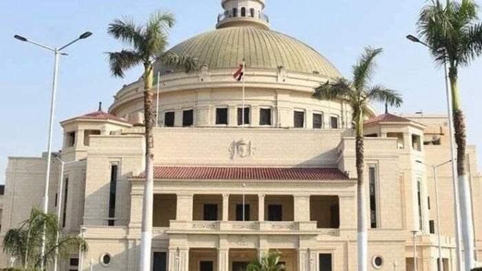 جامعة القاهرة تسعى نحو التصنيف الذهبي بعد إدراجها في قائمة أفضل مؤسسات الاستدامة