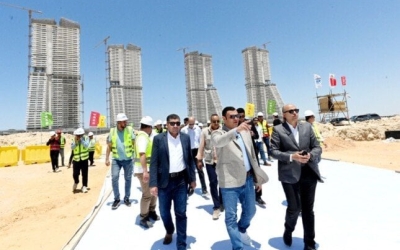 جولة تفقدية لوزير الإسكان في أبراج «الداون تاون» وبحيرات «كريستال لاجون» بمدينة العلمين الجديدة