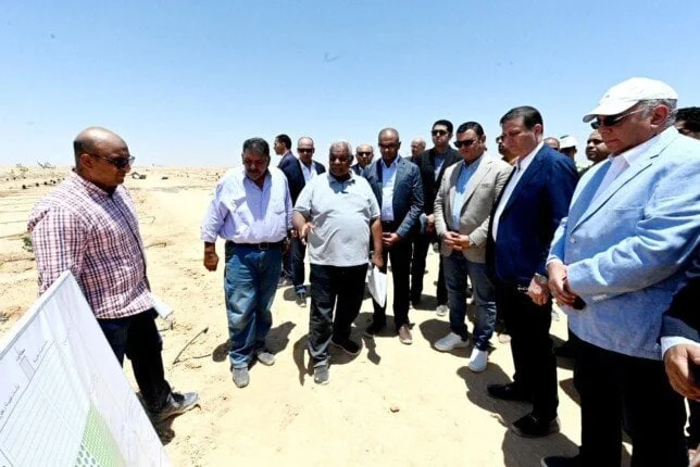 جولة تفقدية لوزير الزراعة والإسكان في محطة تجارب تحلية مياه البحر بالعلمين
