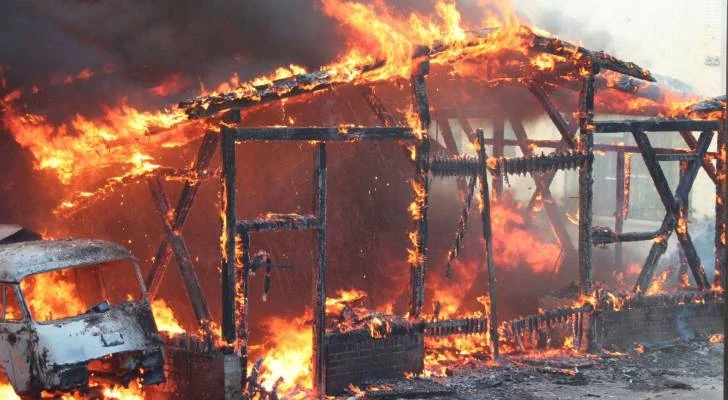 حريق مأساوي.. وفاة طفل وإصابة 7 آخرين في منزل بعمان