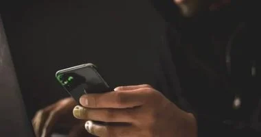قبل إصلاح هاتفك.. خطوات أساسية لحماية بياناتك وخصوصيتك