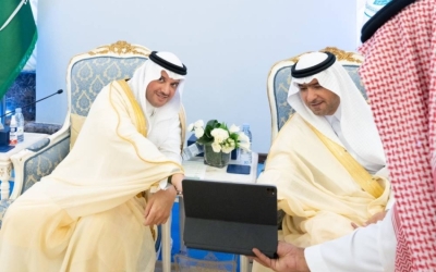 دشّن مشروع النقل العام بالحافلات في الأحساء