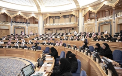 دعوة من "الشورى" لمجمع الملك سلمان لدراسة مكاتب جديدة للغة العربية