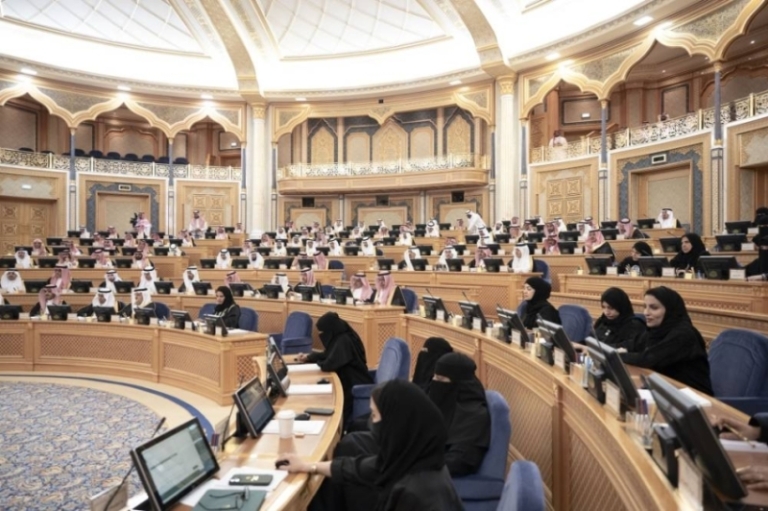 دعوة من “الشورى” لمجمع الملك سلمان لدراسة مكاتب جديدة للغة العربية