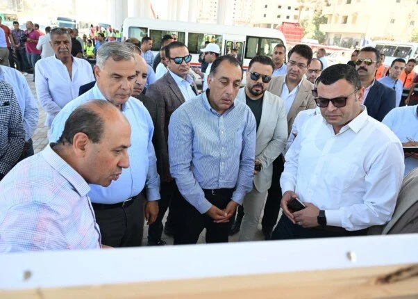 رئيس الوزراء يعاين مشروع إنشاء محور السادات «كوبري 45» في الإسكندرية
تفقد رئيس الوزراء مشروع محور السادات «كوبري 45» بالإسكندرية
جولة لرئيس الوزراء في مشروع محور السادات «كوبري 45» بالإسكندرية