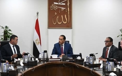 رئيس الوزراء يوجه بمتابعة تنفيذ الخطة الاستراتيجية لتحلية مياه البحر