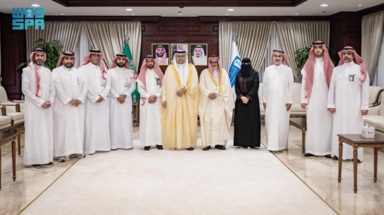 رئيس جامعة الملك سعود يطلق مقرري الحاسب والذكاء الاصطناعي بعمادة “الأولى المشتركة”