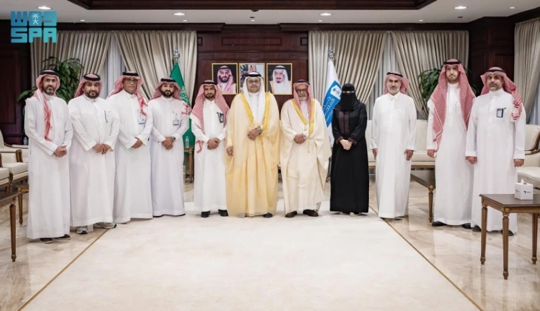 رئيس جامعة الملك سعود يطلق مقرري الحاسب والذكاء الاصطناعي بعمادة "الأولى المشتركة"