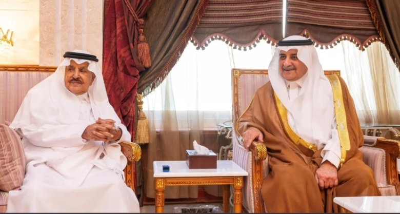 زيارة أمير تبوك للشيخ أحمد الخريصي في منزله