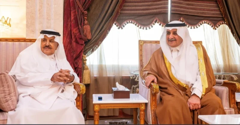 زيارة أمير تبوك للشيخ أحمد الخريصي في منزله