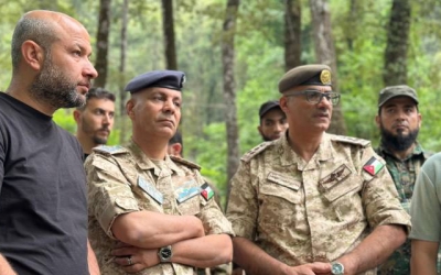 زيارة وفد عسكري أردني للمناطق المتضررة من حرائق الغابات بالساحل السوري