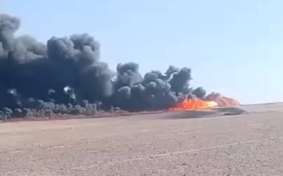 سائق يموت في حريق صهريج نفط بطريق الجفر الصحراوي