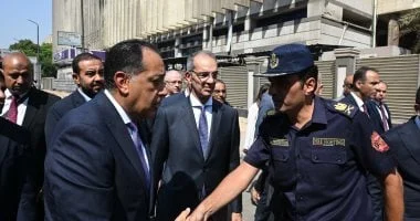 رئيس الوزراء يوجه الشكر لرجال الحماية المدنية على جهودهم فى التعامل مع حريق سنترال رمسيس