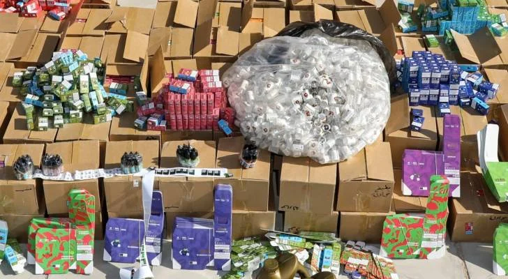 ضبط 30 ألف عبوة "جوس تدخين" مقلدة من قبل الجمارك