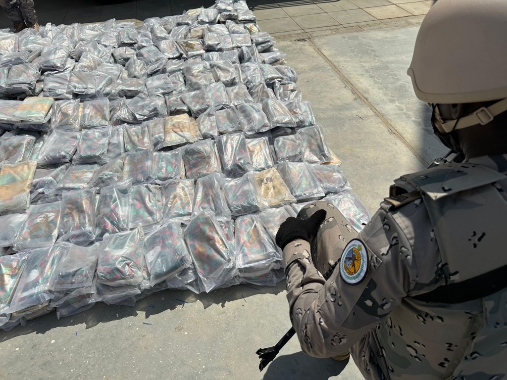 ضبط 72 كجم قات و11 كجم حشيش في عسير وجازان خلال حملة امنية متواصلة