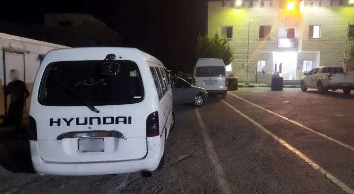 ضبط مركبة: سائق وركاب يخرجون من النوافذ في فيديو صادم وفق مصدر أمني لـ"رؤيا"