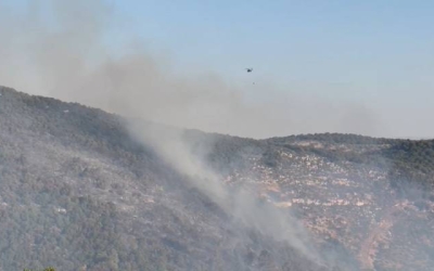 طائرتان من سلاح الجو الملكي تتعاونان لإطفاء حريق في جرش