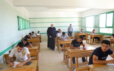 طلاب الثانوية الأزهرية يبدأون امتحان الجغرافيا اليوم