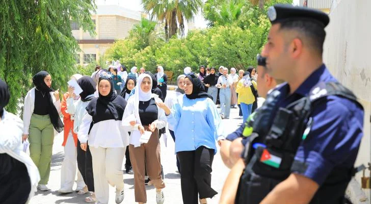 طلاب توجيهي الاقتصاد المنزلي والزراعي يواجهون صعوبة في امتحان الأحياء والمعاناة تتواصل