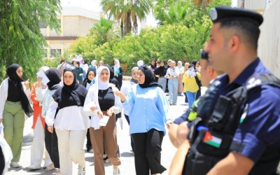 طلبة "الأدبي" يشعرون بالارتياح.. أسئلة الجغرافيا "سهلة"