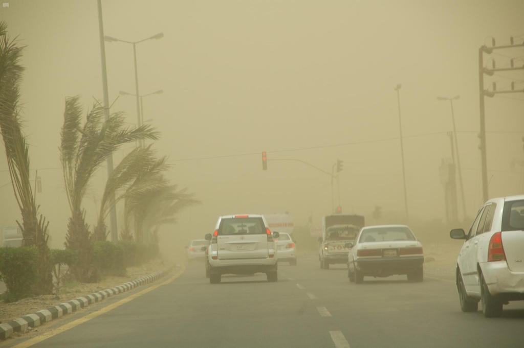 عواصف رملية نشطة تؤثر على جازان وتقلل من مدى الرؤية الجوية
