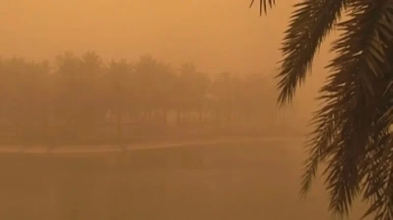 عوالق ترابية وأتربة مثارة تسيطر على منطقة الباحة