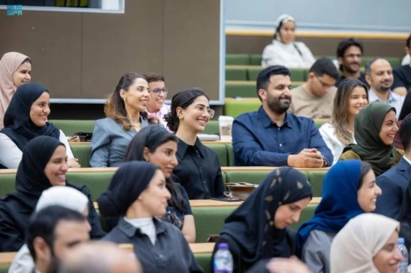 لقاء السواحة بالمبتكرين والمجتمع البحثي السعودي في لندن  

السواحة يتواصل مع المبتكرين والمجتمع البحثي السعودي بلندن  

مبتكرون ومجتمع بحثي سعودي يجتمعون مع السواحة في لندن