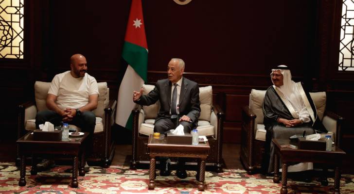 لقاء رئيس الديوان الملكي مع وفد نادي نشامى المستقبل للسيدات الرياضي