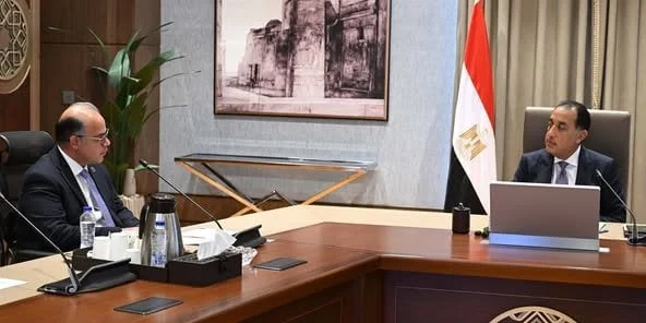 لقاء هام بين رئيس الوزراء ورئيس الرقابة المالية لاستعراض ملفات الهيئة