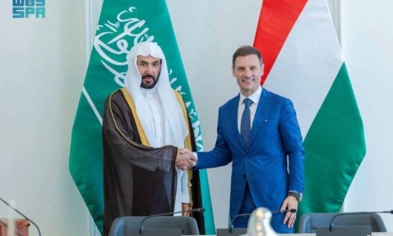 لقاء هام بين وزير العدل ونظيره المجري