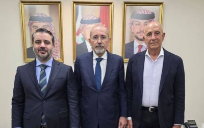 مباحثات ثلاثية تجمع الصفدي والشيباني والمبعوث الأمريكي لمناقشة جهود وقف إطلاق النار في السويداء