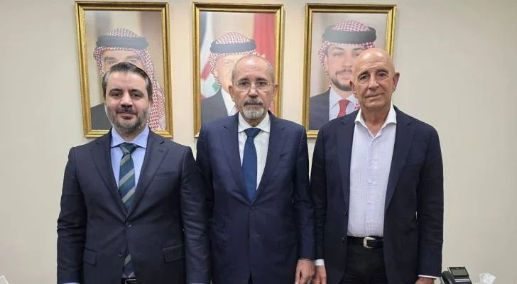 مباحثات ثلاثية تجمع الصفدي والشيباني والمبعوث الأمريكي لمناقشة جهود وقف إطلاق النار في السويداء