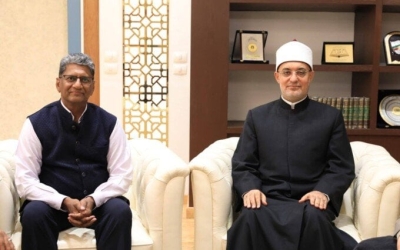 مباحثات دينية مع السفير الهندي لتعزيز التعاون ومكافحة التطرف