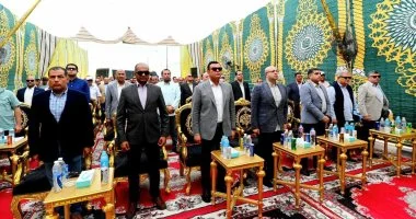متابعة تفاصيل مشروع مياه الشرب في بني سويف مع وزير الإسكان والمحافظ