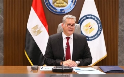 متابعة حثيثة من وزير البترول لحادث البارجة البحرية «أدمارين 12»