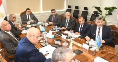 متابعة مشروعات مياه الشرب... وزير الإسكان يستعرض جهود مبادرة "حياة كريمة" بالمنيا