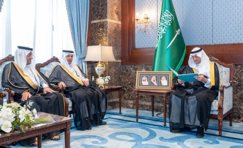 محافظ الأحساء يستعرض تقرير الأداء ومنجزات التعليم للربع الأول 2025