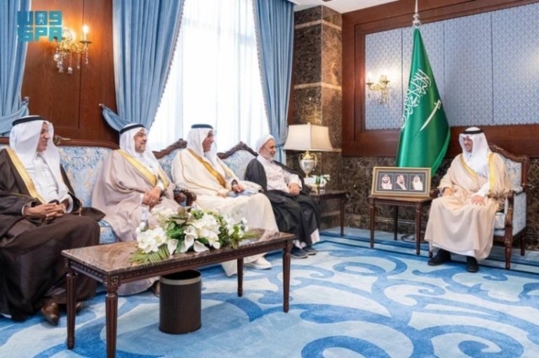 محافظ الأحساء يستعرض مبادرة “وقف المحمدية” لدعم المشروعات المجتمعية والتنموية