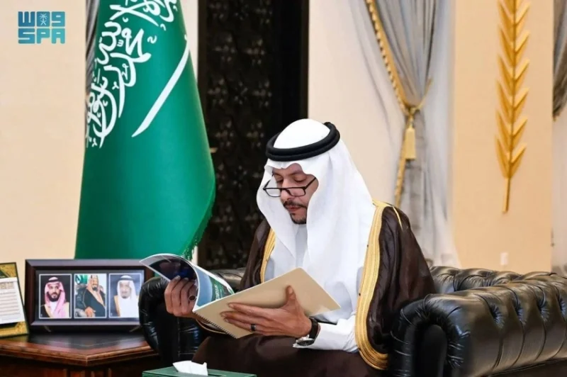 محافظ الطائف يجتمع برئيس غرفة المحافظة لمناقشة تقرير الفرص الاستثمارية المتاحة.