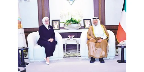 محافظ الفروانية يستعرض سبل تعزيز العلاقات مع سفيرة تركيا