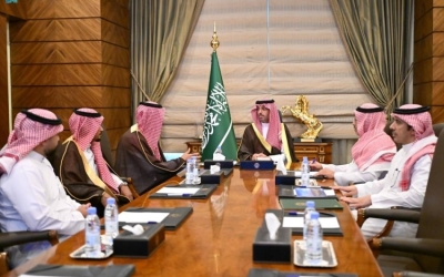 محافظ جدة يستعرض المشروعات الصناعية