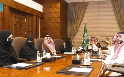 محافظ جدة يستعرض تقرير التعليم