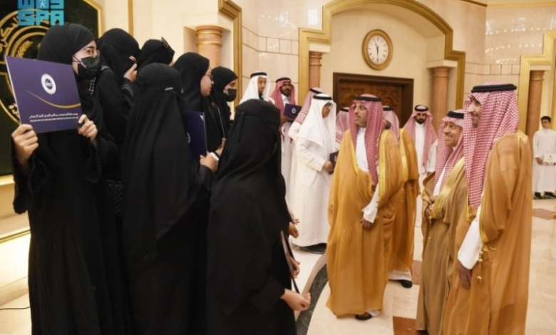 محافظ جدة يكرم الفائزين بجائزة المواطنة المسؤولة