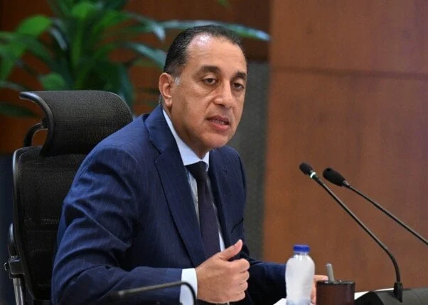 مدبولي يؤكد عدم تحايل الدولة على مجانية التعليم ورسوم لإعادة الامتحان